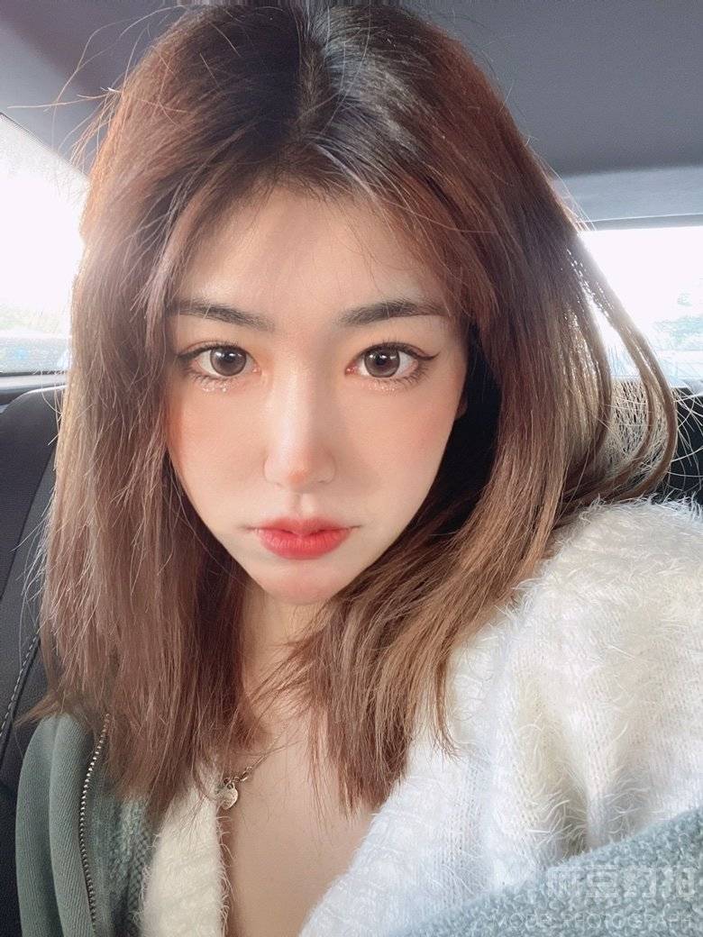 黑白模特