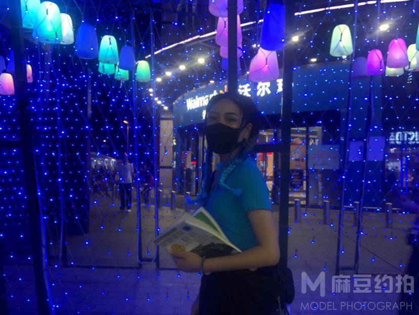 情绪模特