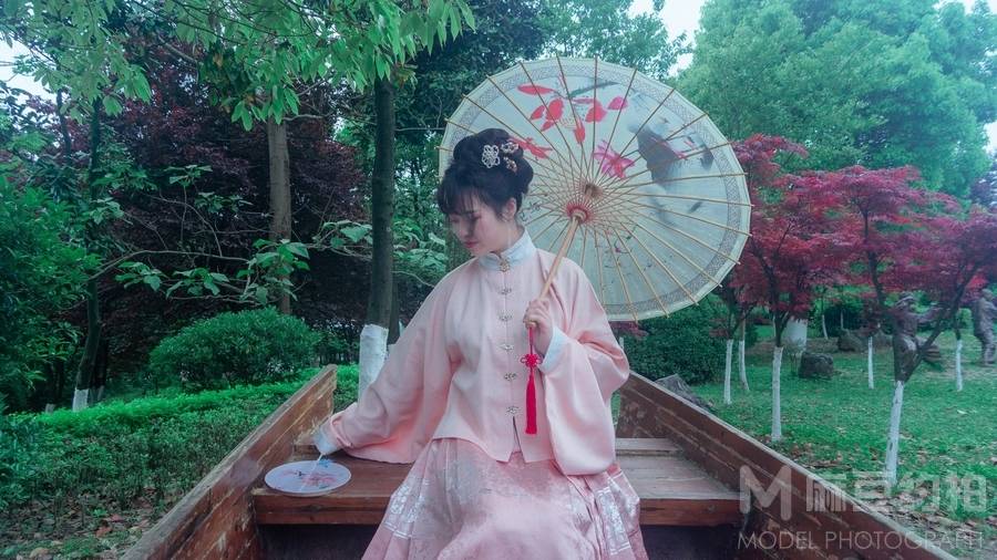 汉服模特