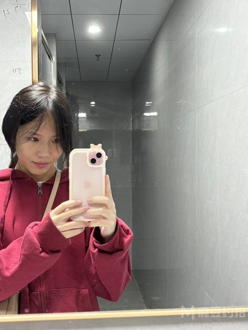 黑白模特