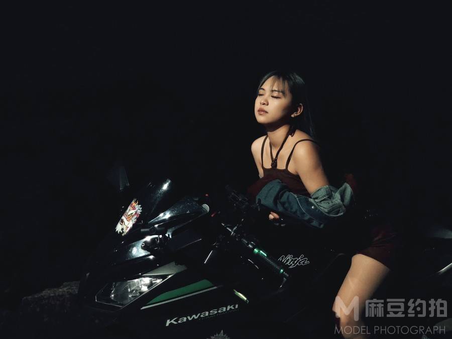 胶片模特
