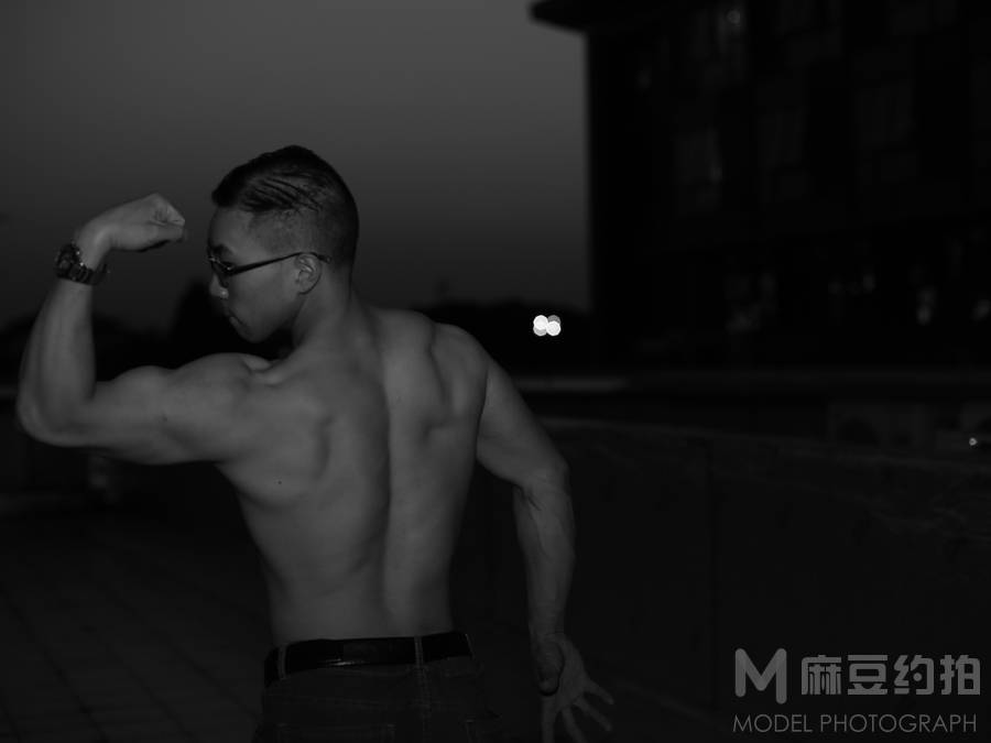 黑白模特