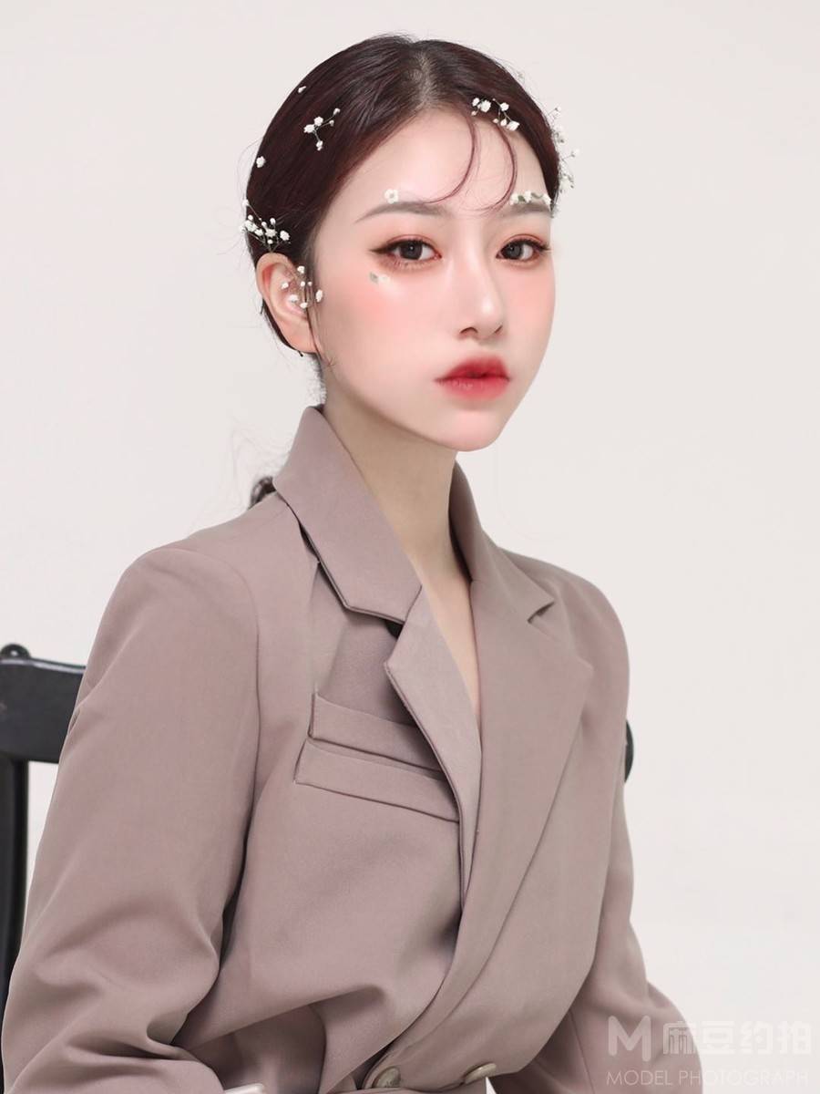 妆容模特