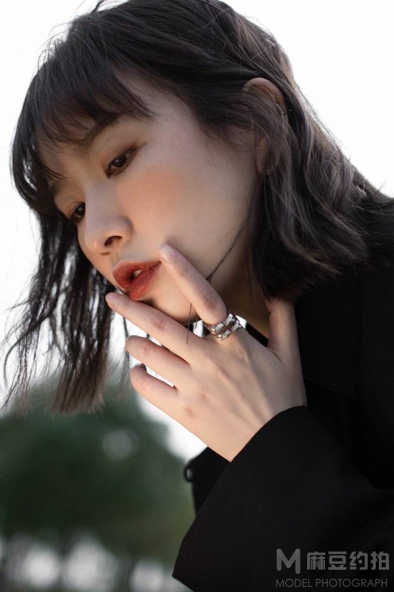 情绪模特