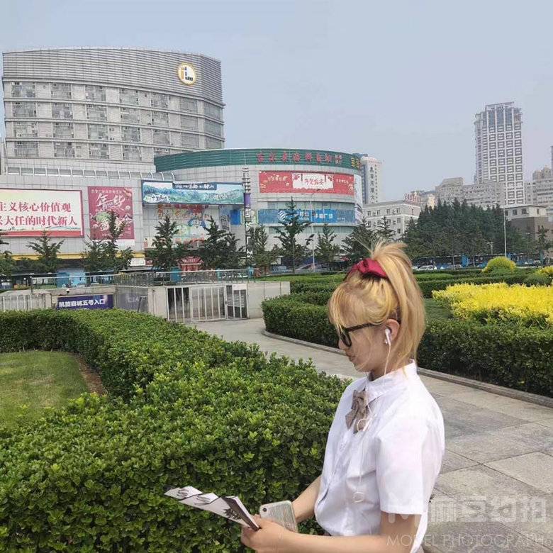 校园模特