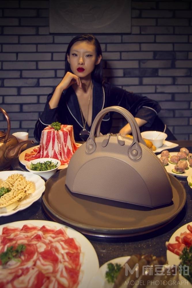 黑白模特