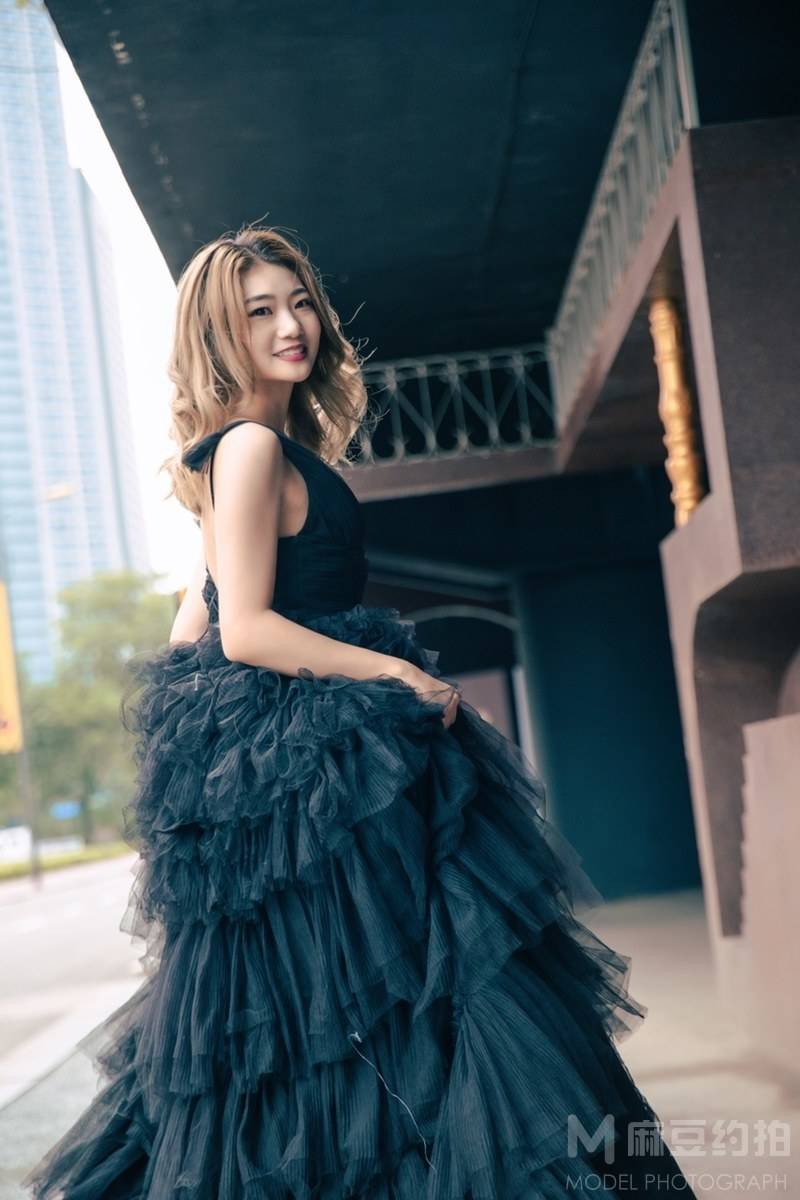 黑白模特
