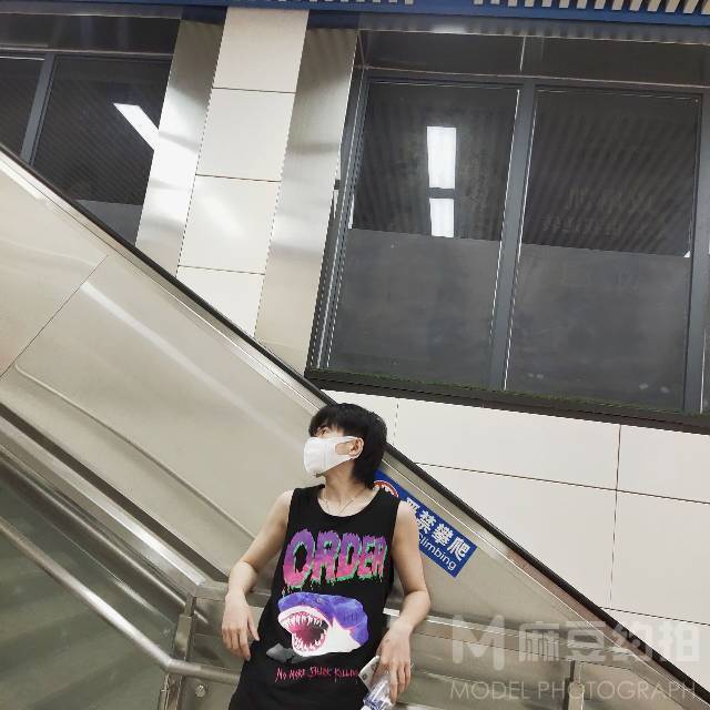 情绪模特