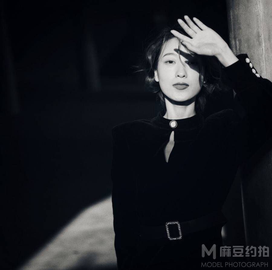 黑白模特