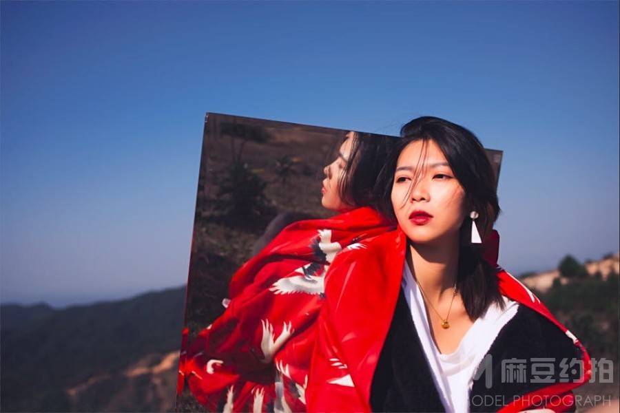 情绪模特