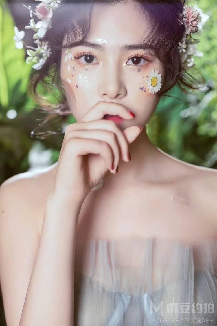妆容模特