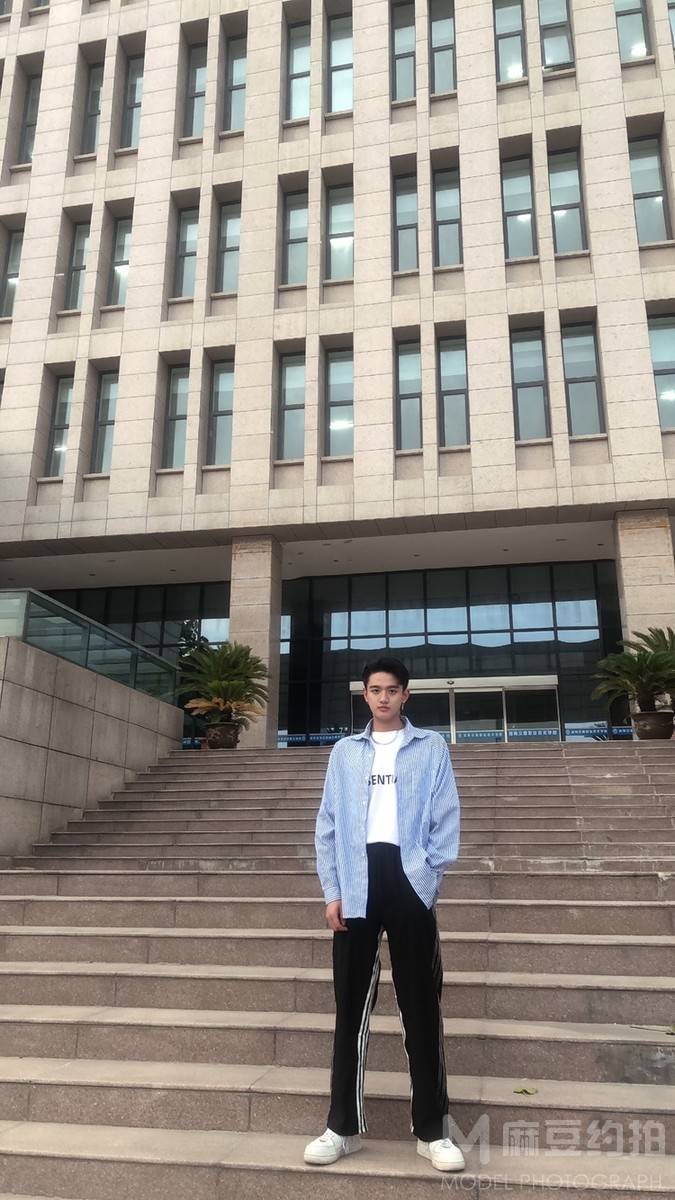 黑白模特