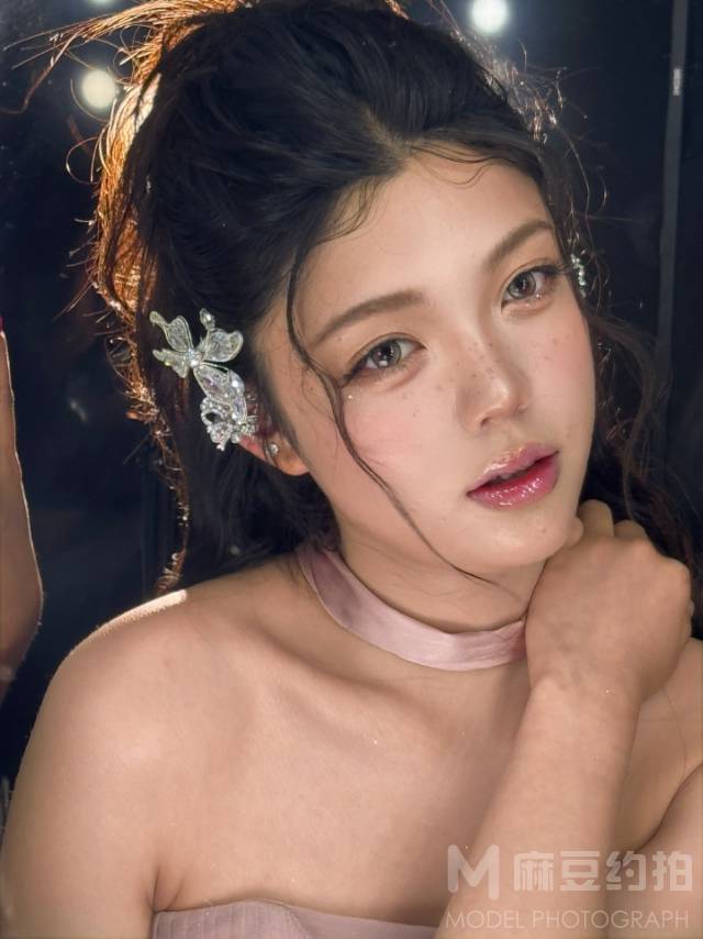 妆容模特