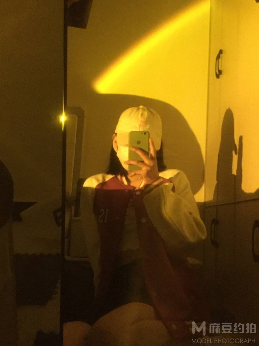 黑白模特