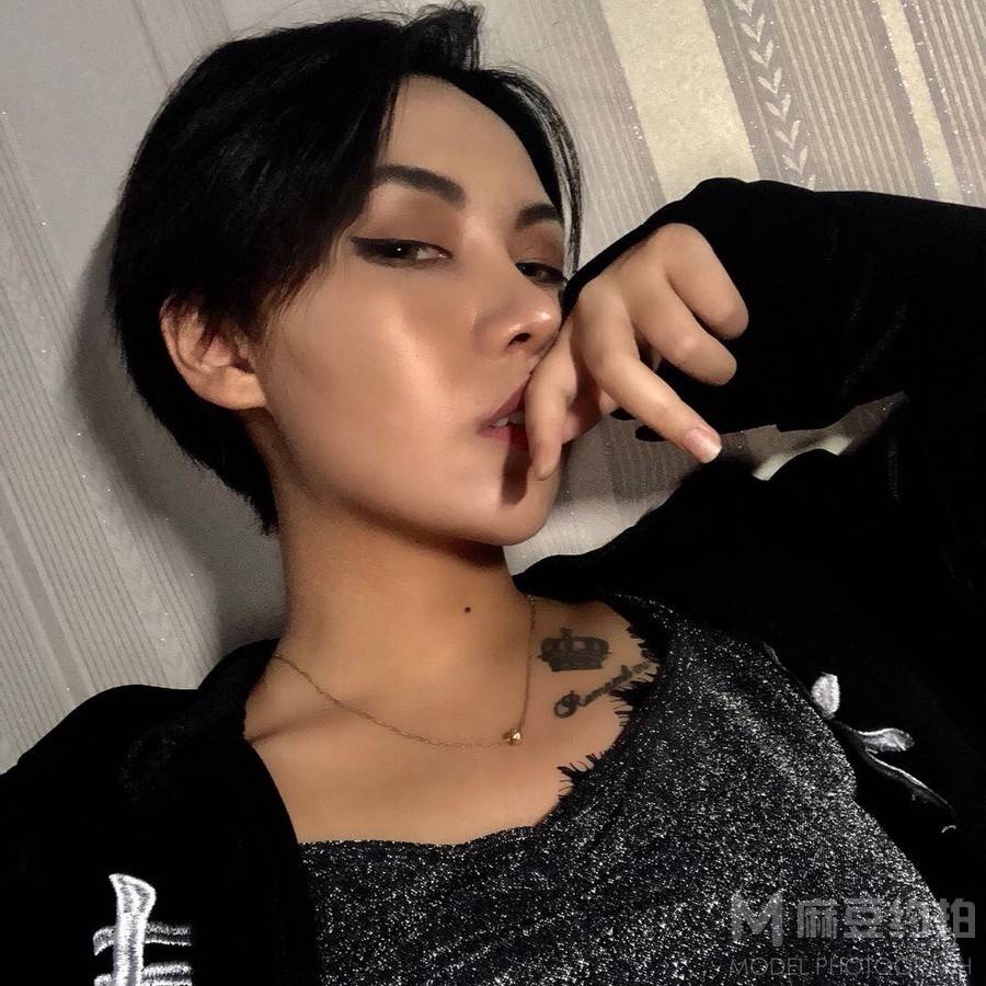 暗黑模特