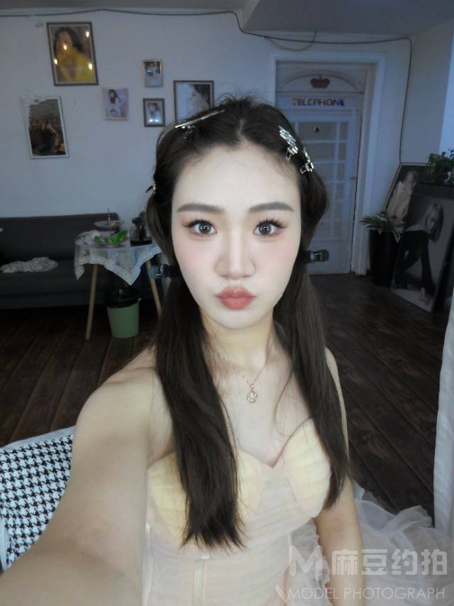 妆容模特