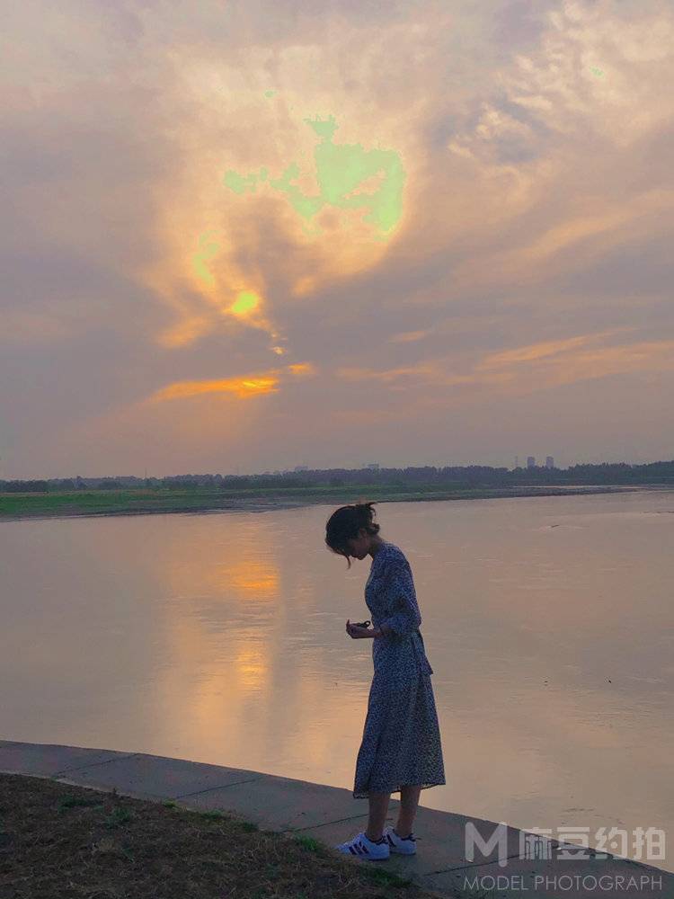 夜景模特
