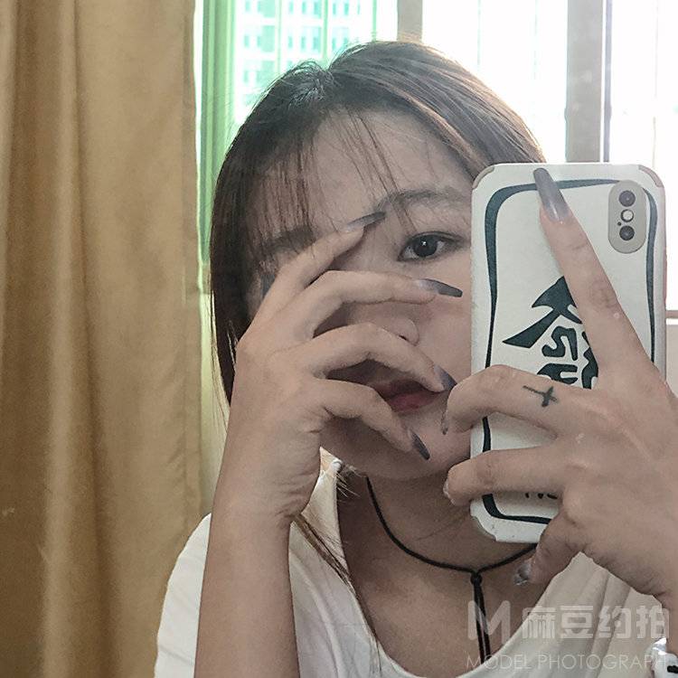 黑白模特
