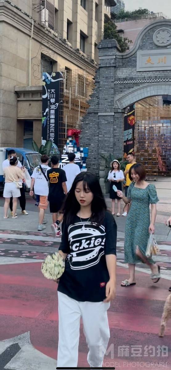 校园模特