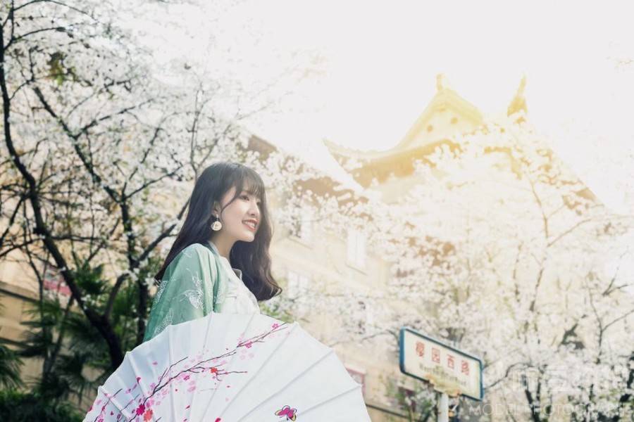 汉服模特