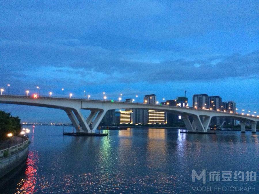 夜景模特