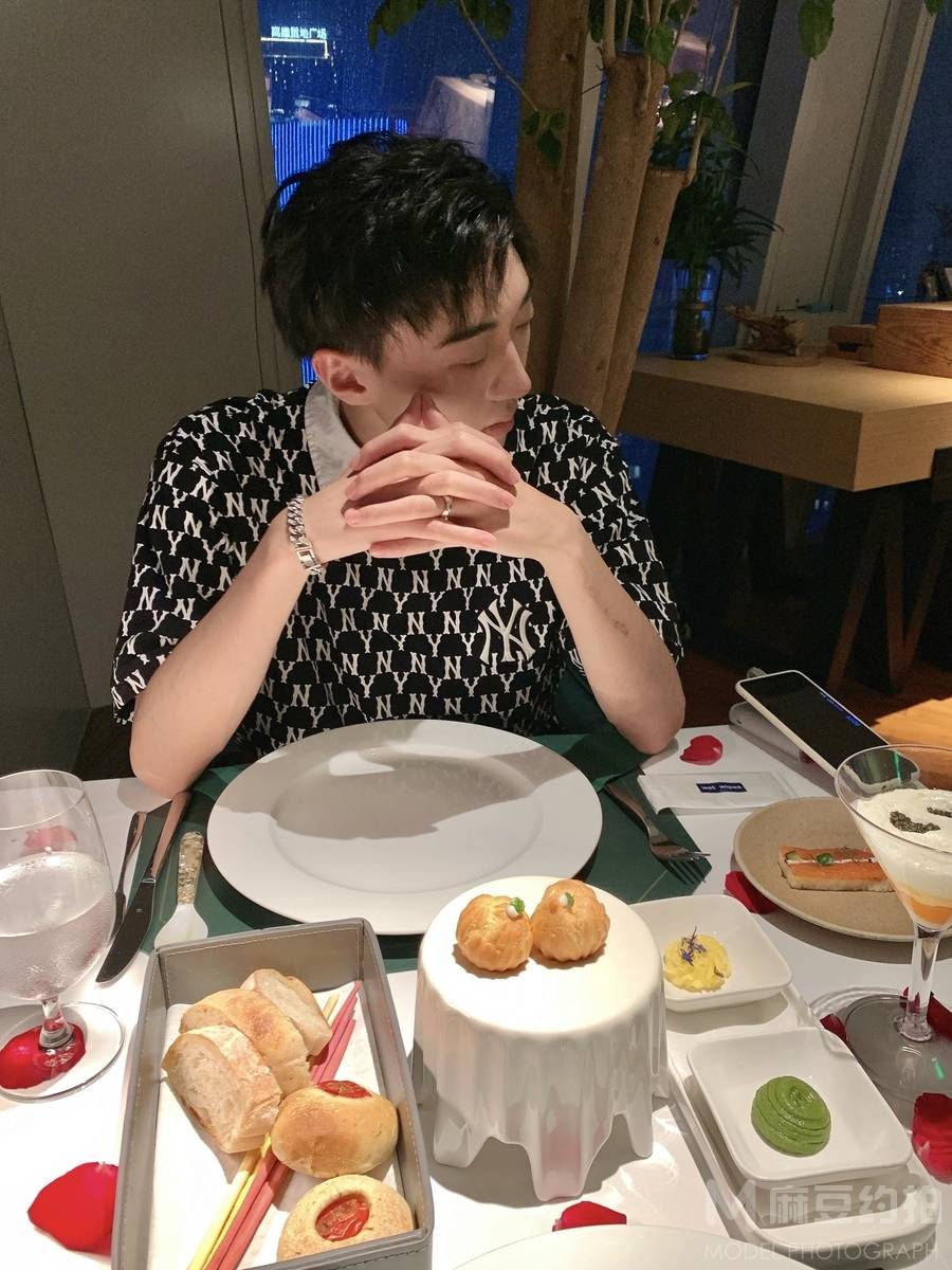 纪实模特