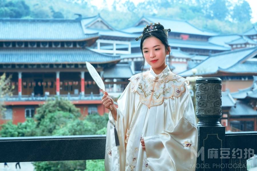 汉服模特