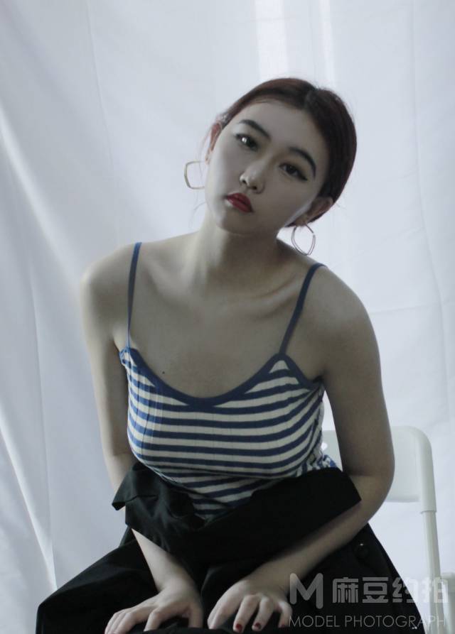 黑白模特