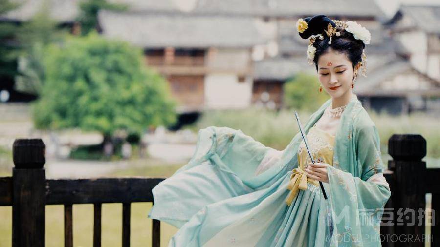 汉服模特