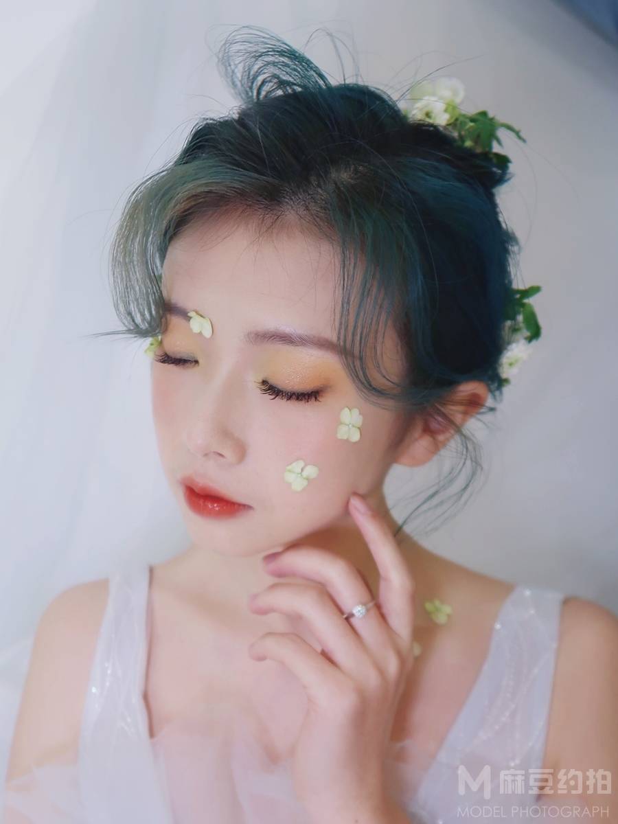 妆容模特