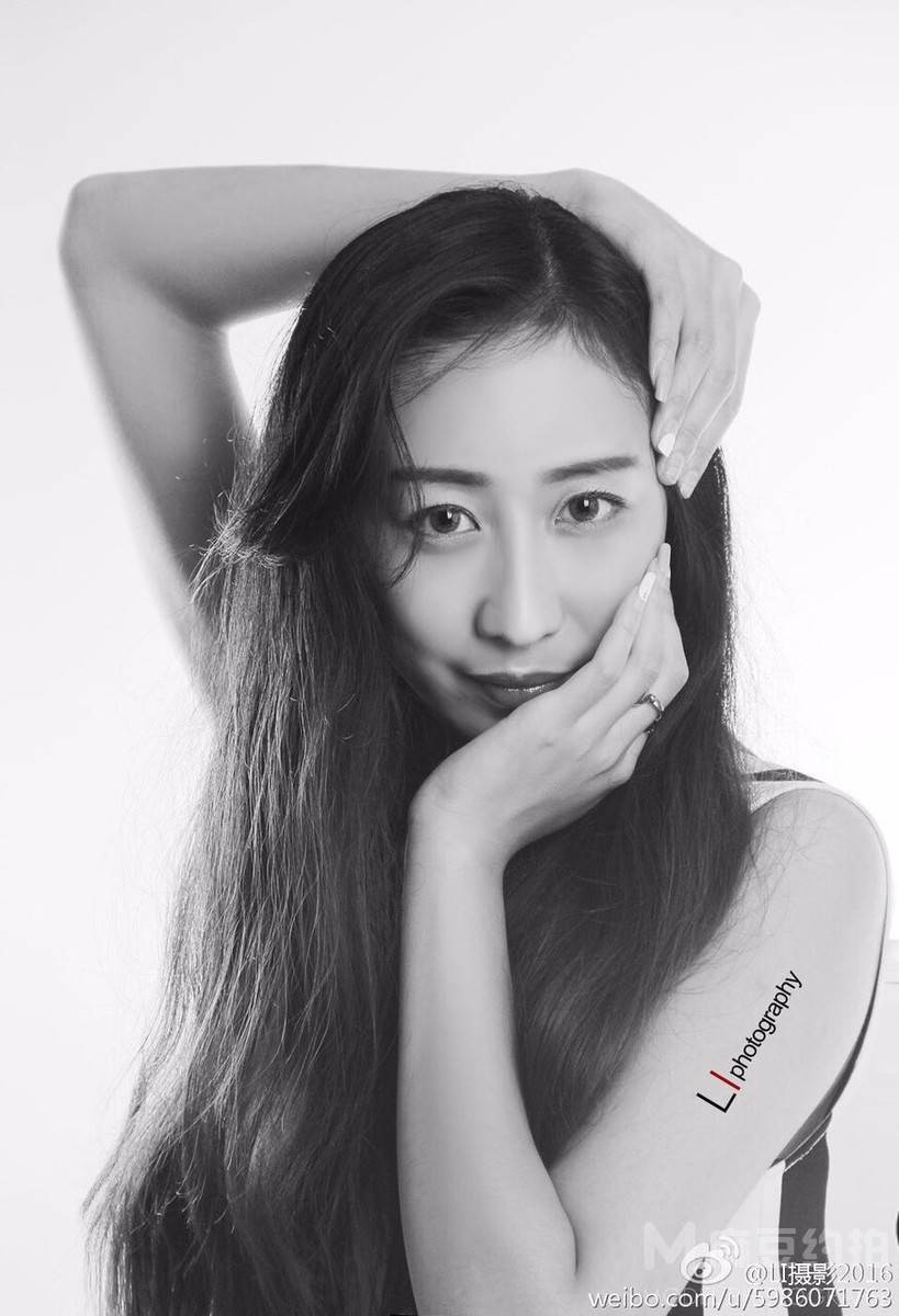 黑白模特
