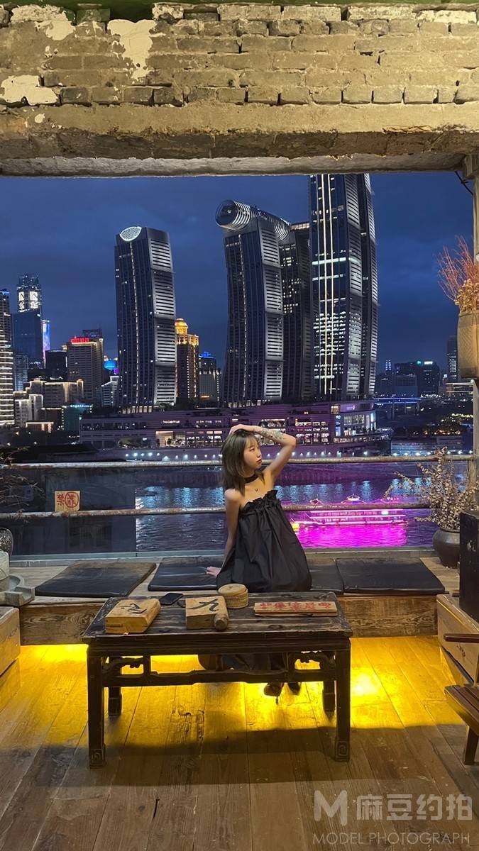 夜景模特