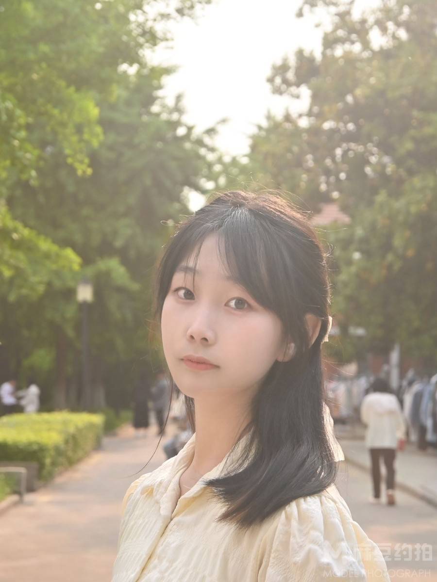 校园模特