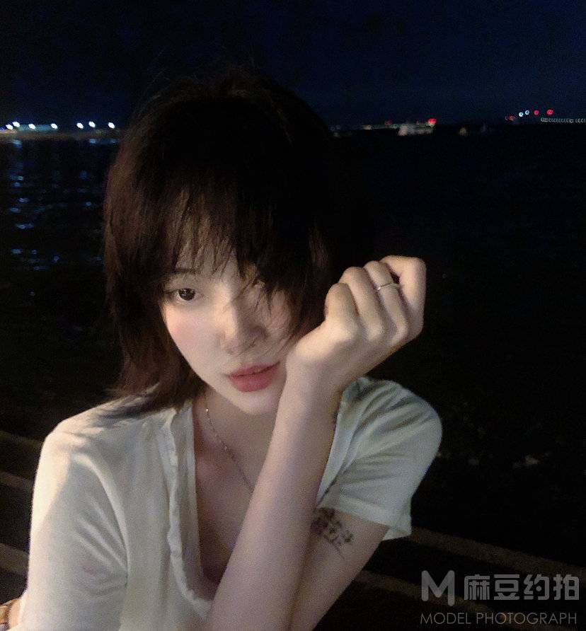 纪实模特