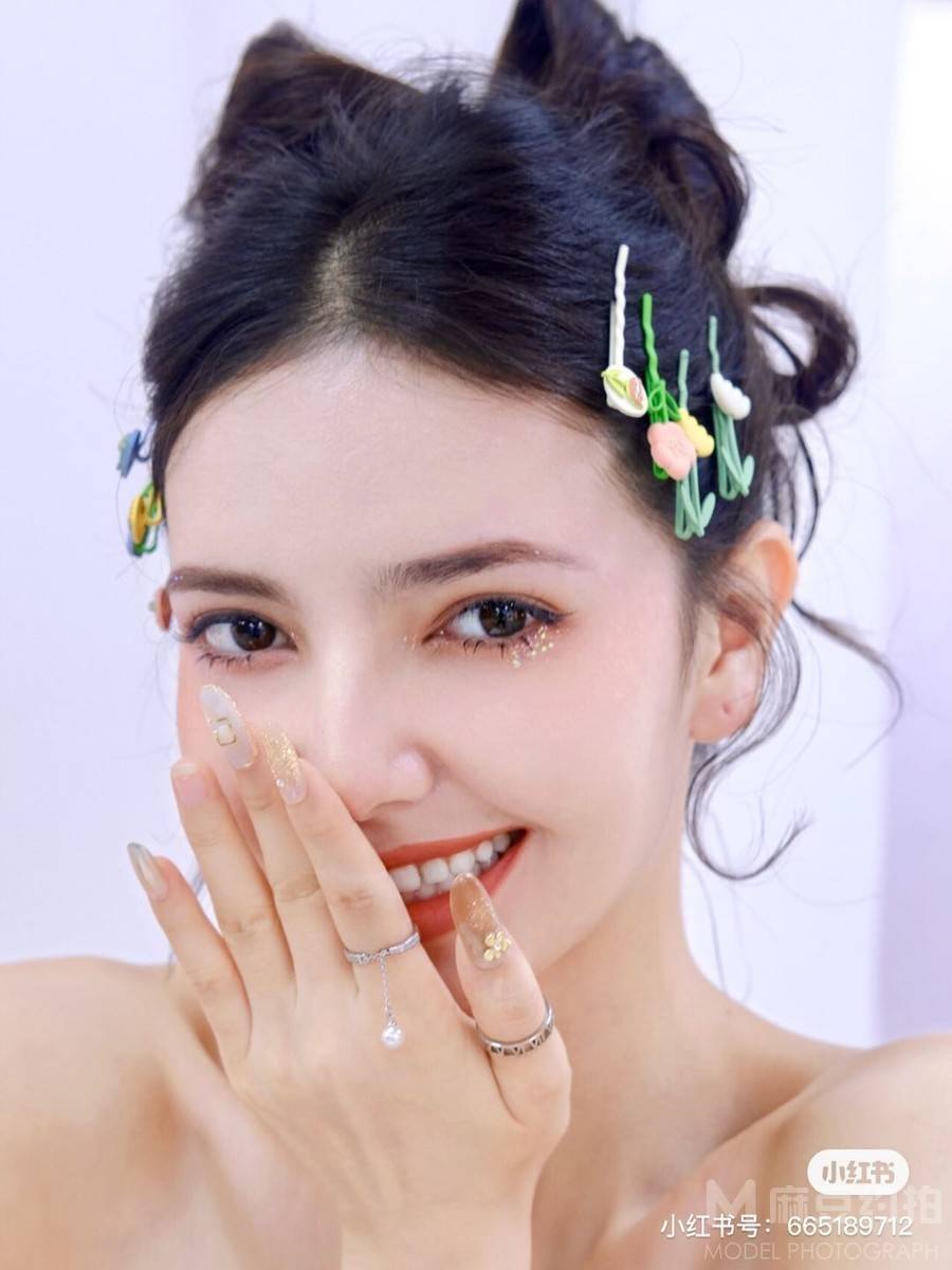 妆容模特