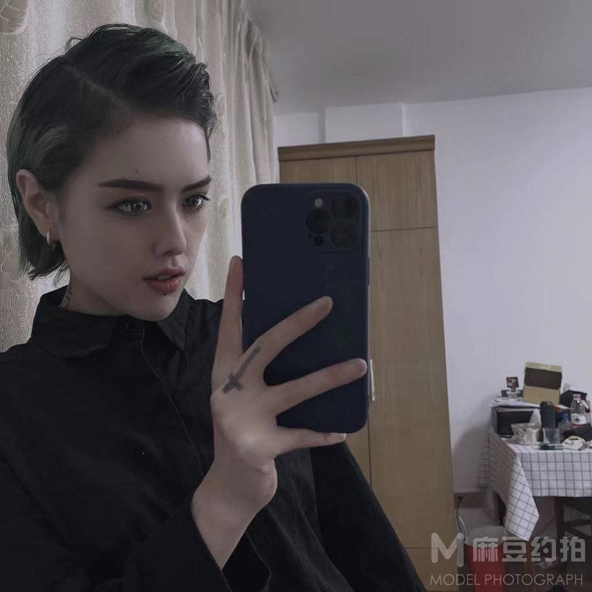 暗黑模特