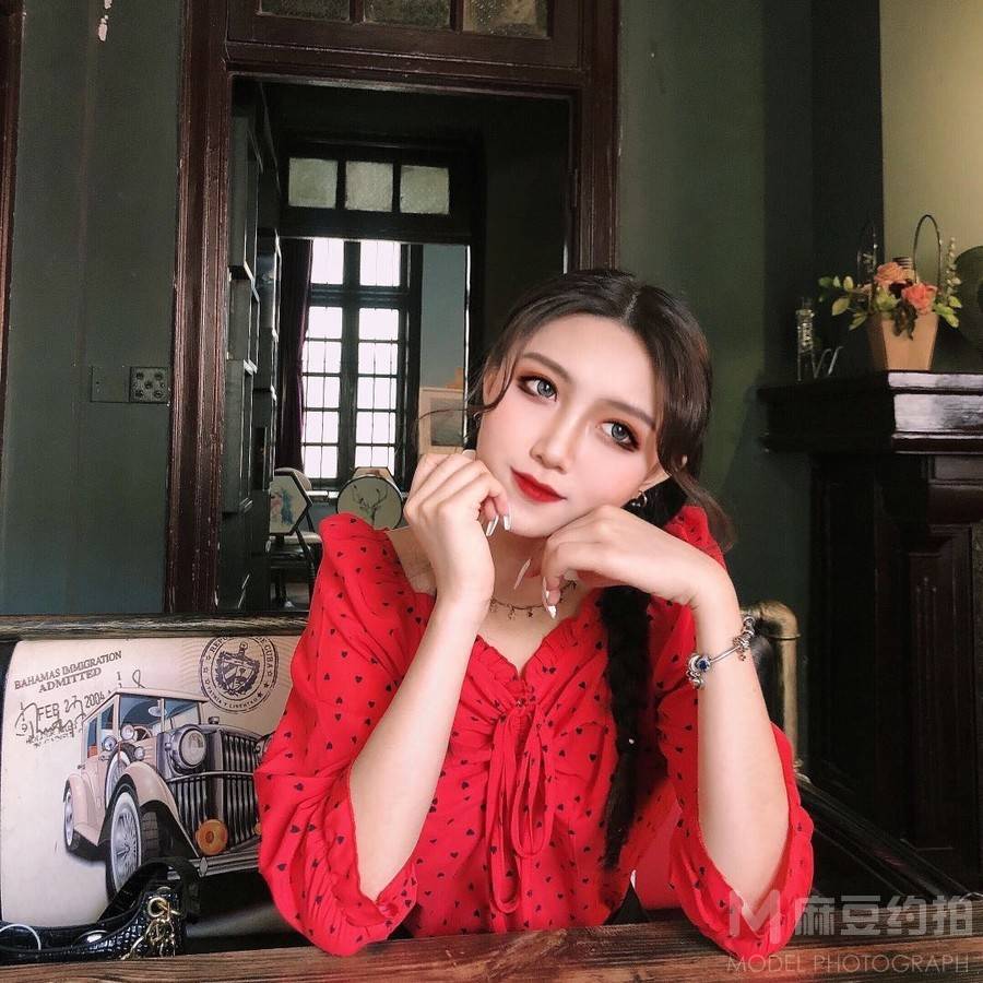 妆容模特