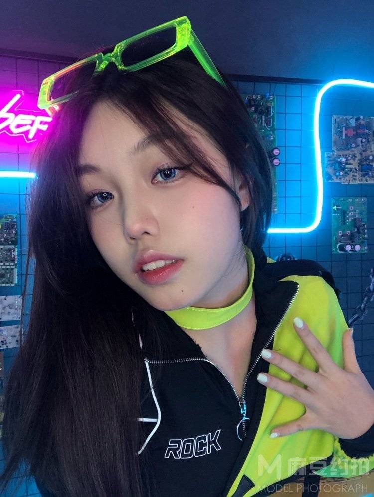 妆容模特