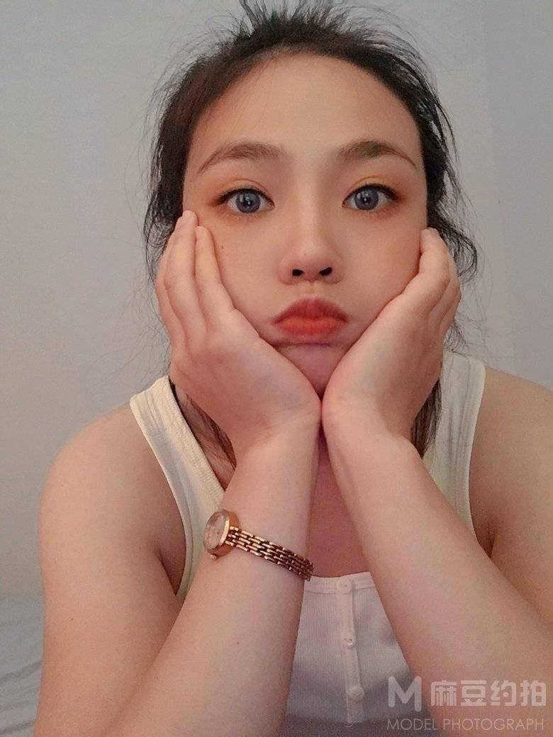 黑白模特