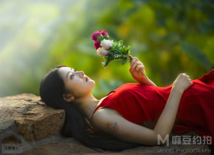 情绪模特