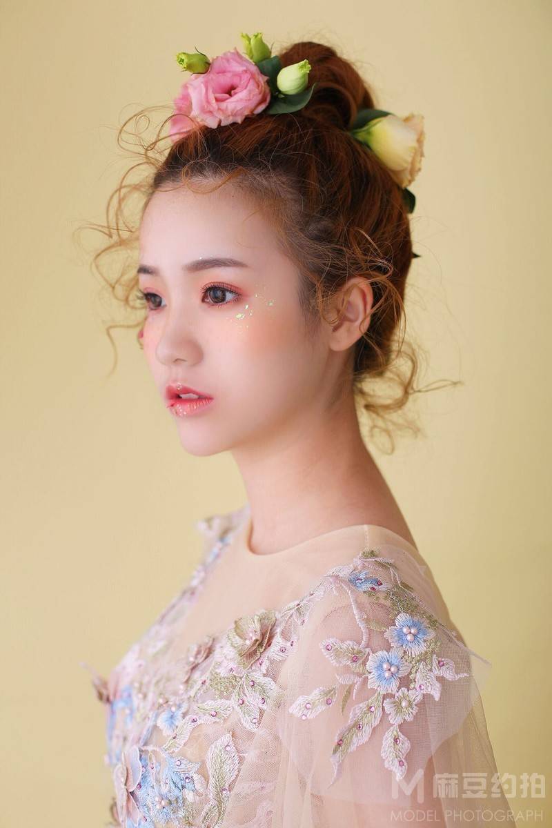 妆容模特