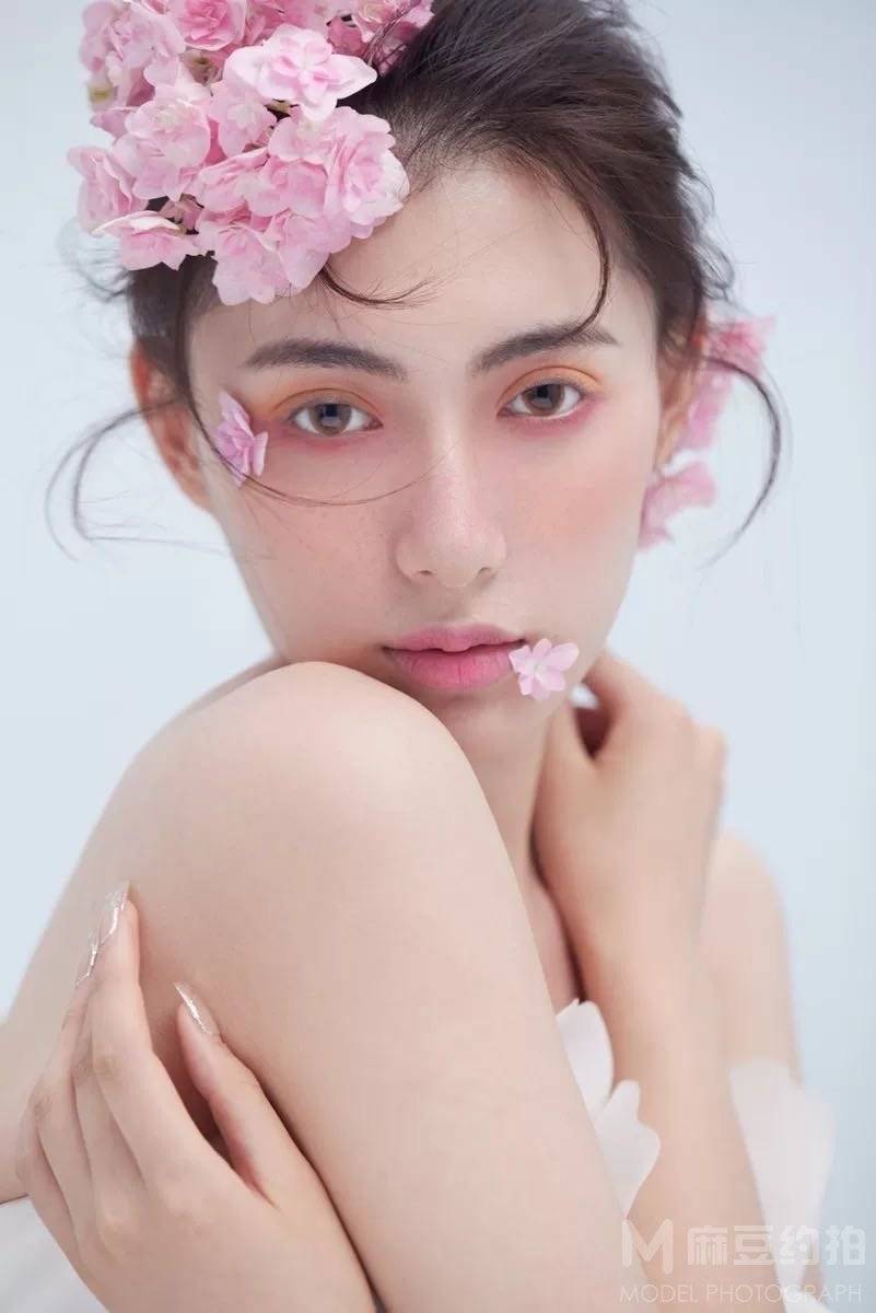 妆容模特