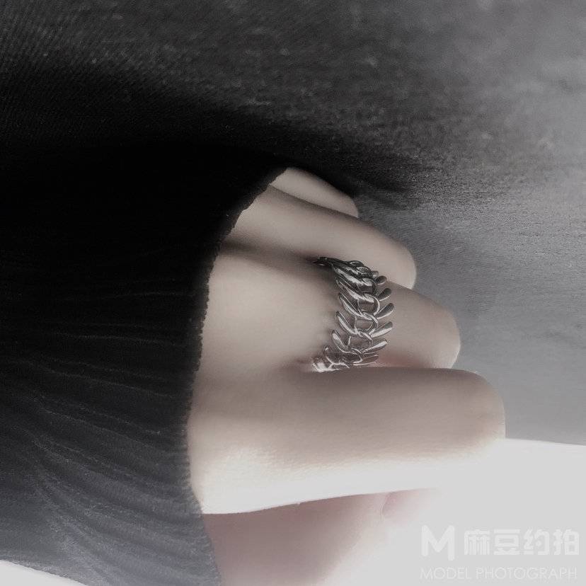 黑白模特