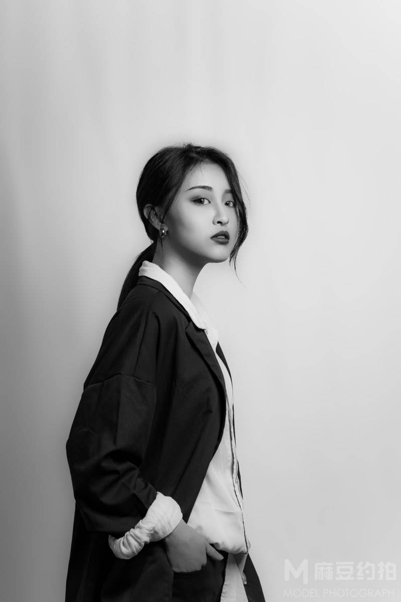 黑白模特