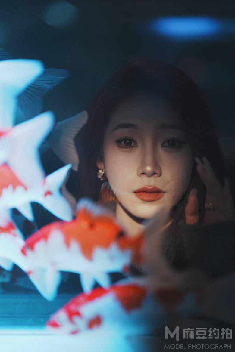 情绪模特