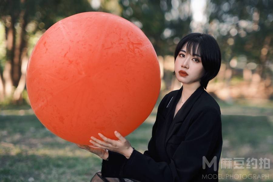 情绪模特