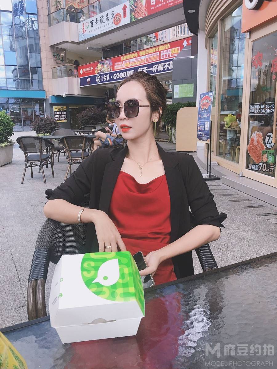 妆容模特