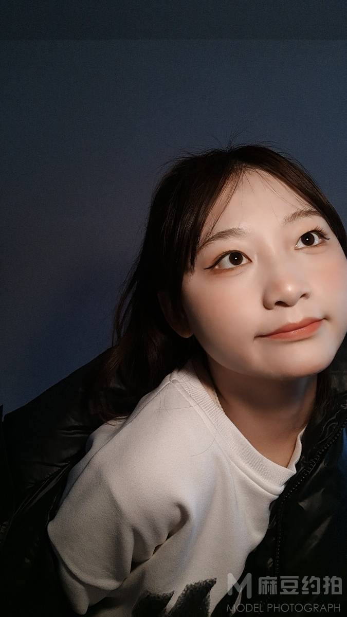 黑白模特