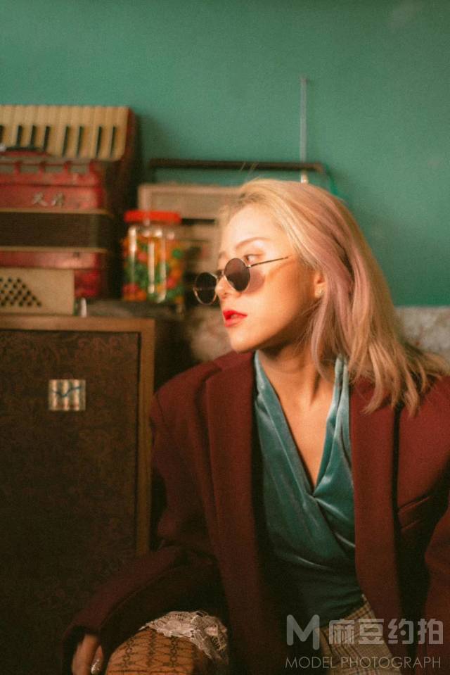 情绪模特