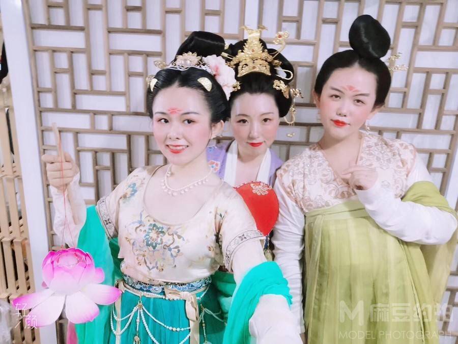 汉服模特